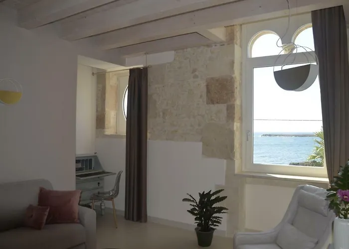 La Volta D'oriente Riviera Syracuse